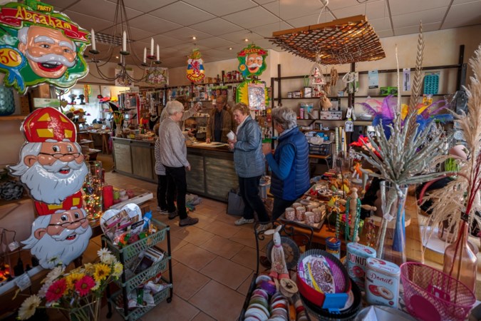 Dorpswinkel Dummer sluit na 98 jaar de deuren in Schinveld: Ze zullen het tot in Tsjechië voelen