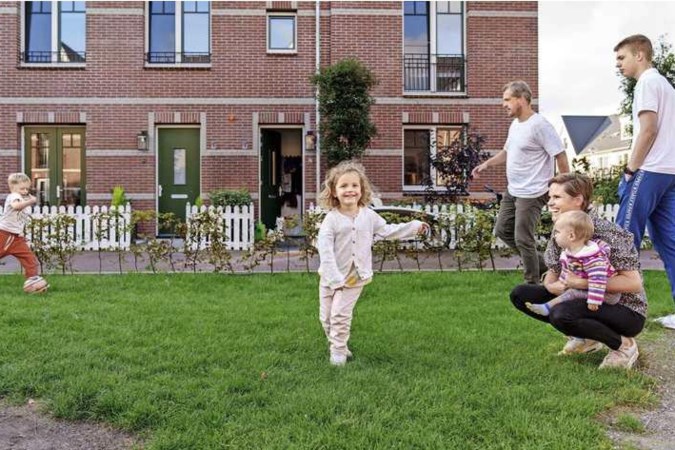 Lange wachtlijst kinderopvang dwingt ouders minder te gaan werken