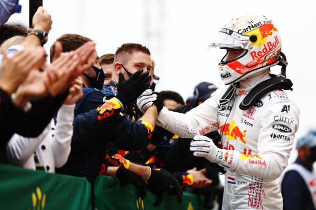 Podcast: ‘Verstappen weer eerste maar Mercedes heeft beste papieren voor wereldtitel’