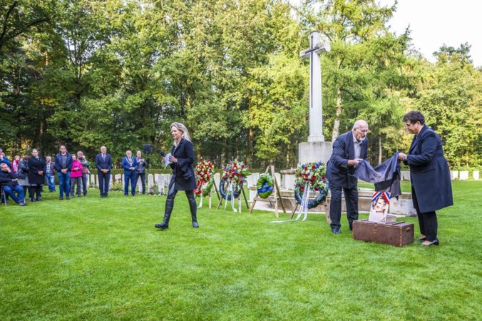 Gesneuvelde militairen op begraafplaats Overloon krijgen na 77 jaar een gezicht