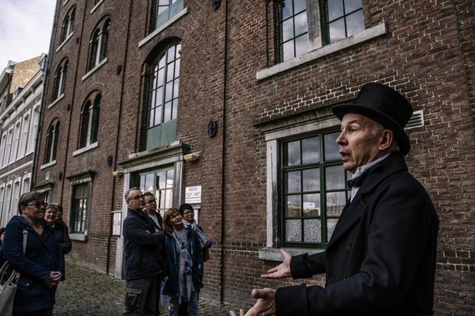 Petrus Regout wandelt door Maastricht, dat zonder hem een ‘armzalig plaatsje’ was geweest