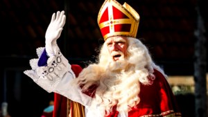 Na bemiddeling komt Sinterklaas maar één keer aan in Amsterdam