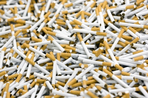 Boete van bijna vijf ton voor het smokkelen van 380.000 sigaretten, bestelwagen onderschept in Maasmechelen