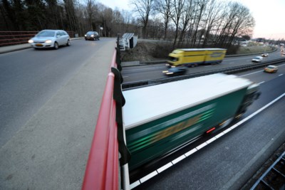 Wegpiraat twee auto's op A76 ramde lijdt aan psychoses - De Limburger Mobile