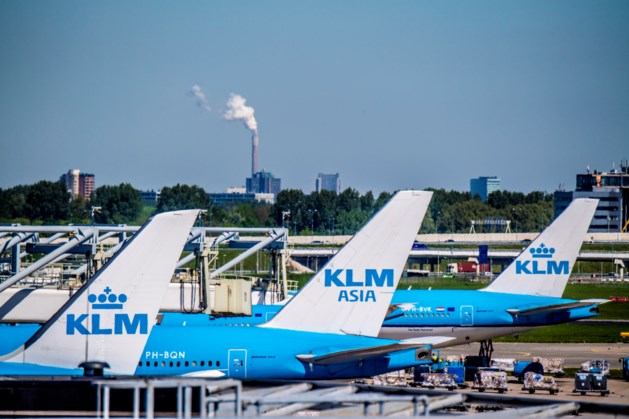 Schiphol komt met plan om vliegtuigen duurzamer te laten taxiën