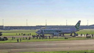 Video: Toestel Transavia ontruimd na landing op Schiphol