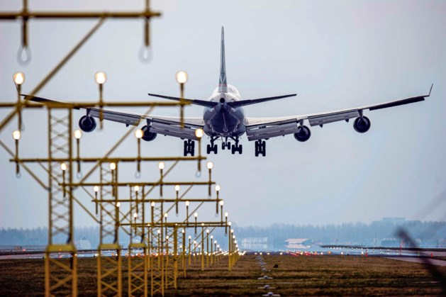 Luchtvaartmaatschappijen boos over hogere kosten op Schiphol