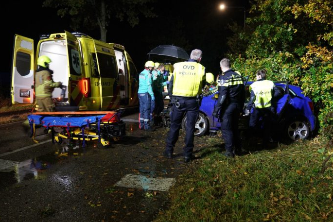 Automobilist Raakt Zwaargewond Na Botsing Tegen Boom In Weer De Limburger Mobile