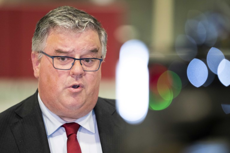 Bruls wil coronabewijs op de werkvloer en de anderhalve meter terug