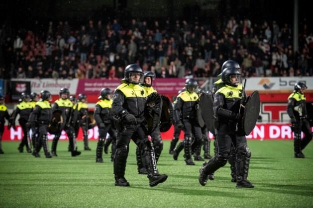 Commentaar: Het is niet normaal dat de politie in Limburg 24.000 uur per jaar kwijt is aan beveiliging rond voetbalduels