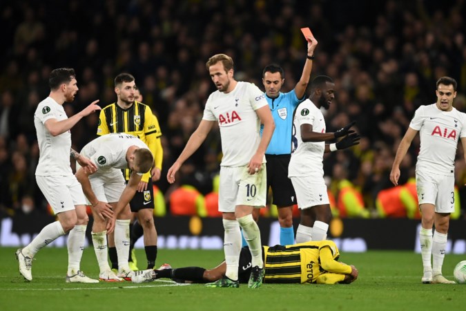 Vitesse laat sterrenploeg Spurs wankelen; Limburgse keeper maakt eerste minuten in Europa