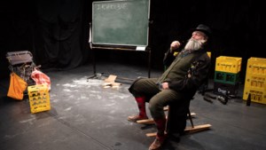 Eerbetoon aan stadsfiguur Zefke Mols bij theatervoorstelling in Sittardse schouwburg: ‘Hoe gaan we om met de Zefkes van nu’