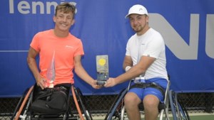 Rolstoeltennisser Sam Schröder wint Masters met dubbelpartner Niels Vink  