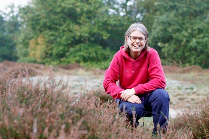 Wandelboswachter Ellen uit Neer houdt oude Bondswandelwegen in ere