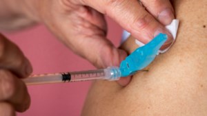 Deel Kamer dringt aan op start deze week van boostervaccinatie