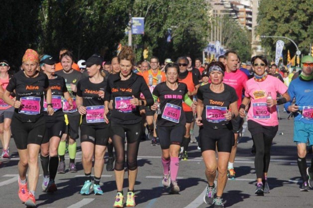 Marathonloopsters uit Valkenburg halen finish in Barcelona