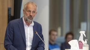 Oud-burgemeester van Weert delft opnieuw onderspit in strijd om zijn e-mails