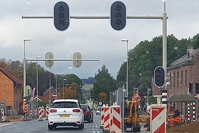 Verkeerslichten op kruispunt in Wahlwiller vrijdag in werking