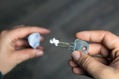 Maastrichtse studenten over drugsgebruik in coronatijd: ‘Cocaïne om de avondklok te overbruggen’