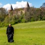 Frater Leo is in klooster Mamelis al 48 jaar gelukkig: ‘Je moet er wel voor geroepen zijn, anders word je knettergek’