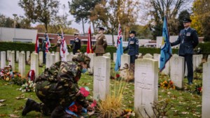 Jongeren nauw betrokken bij 75ste herdenking op militaire begraafplaats in Sittard: ‘Ze moeten de verhalen blijven doorvertellen’