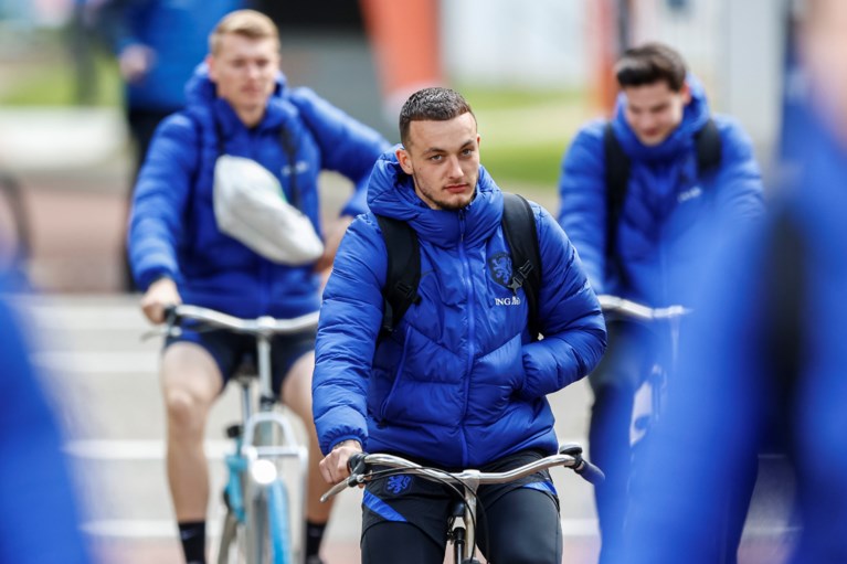 Oranje zonder keeper Bijlow tegen Noorwegen, kans op debuut Flekken