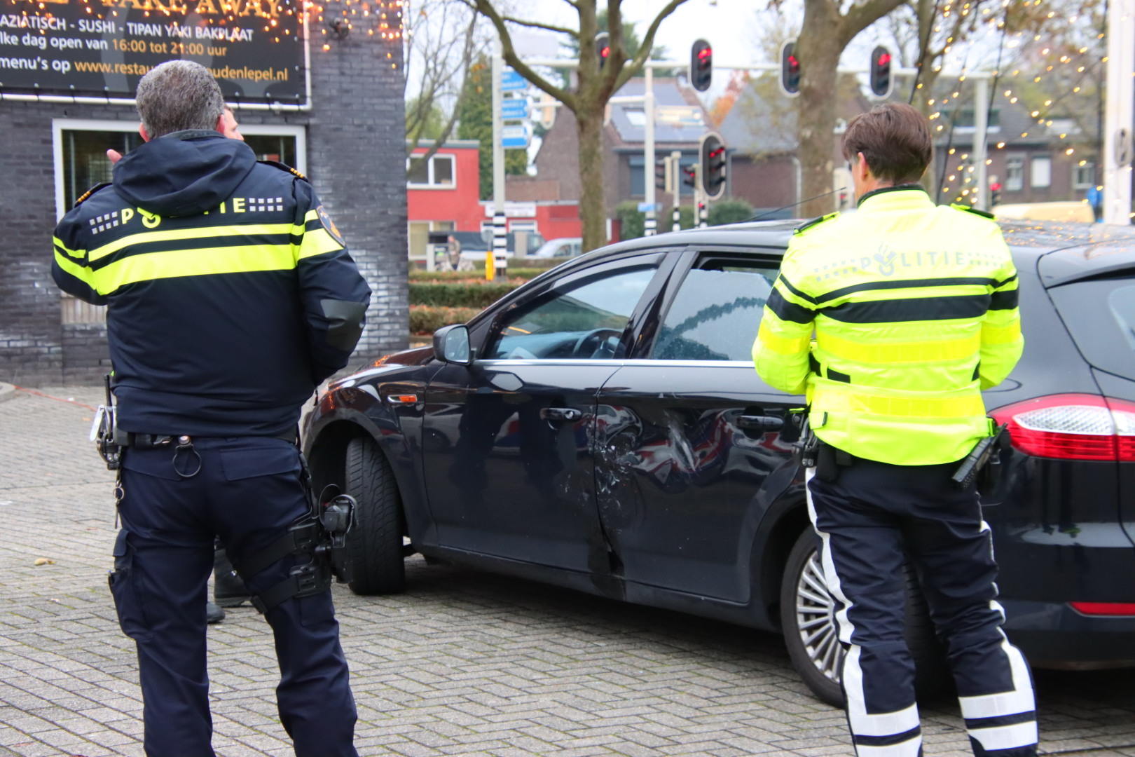 Scooterrijder Zwaargewond Na Aanrijding Met Personenauto In ... - De ...