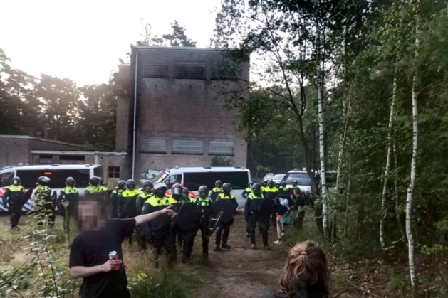 Politie, boa’s en Staatsbosbeheer gaan extra controleren op illegale feesten in Meinweggebied