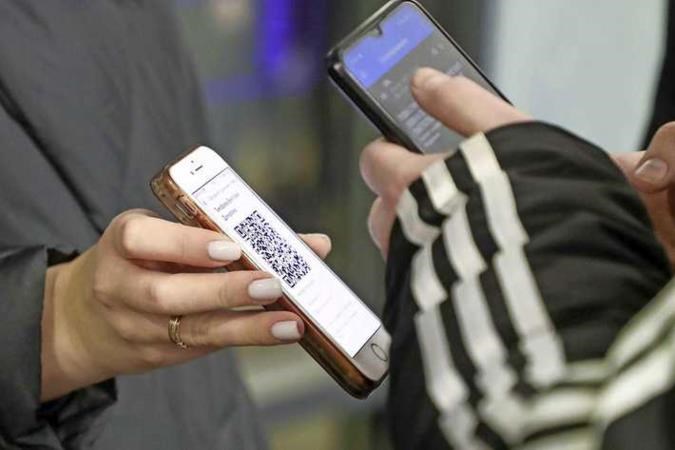 Commentaar: Fraudeurs ondermijnen het coronabeleid en brengen de gezondheid van mensen in gevaar om er zelf beter van te worden