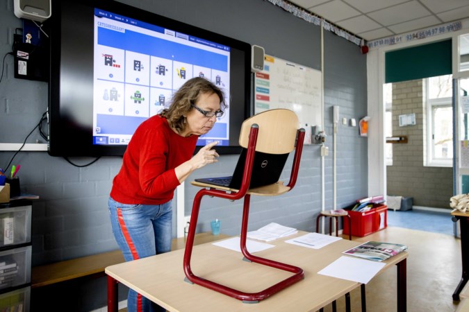 Commentaar: Nu weer hele schoolklassen naar huis worden gestuurd is het zaak om leerlingen die daaronder lijden extra hulp te bieden