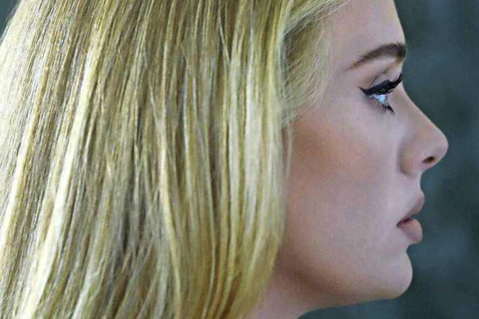 Adele verbaast vriend en vijand met nieuw album ’30’
