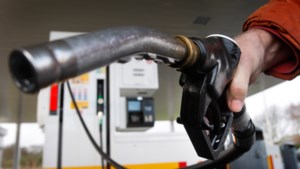 Er is maar één plek op de wereld waar de benzine duurder is: waarom betalen we in Nederland zoveel?