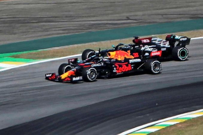 Geen straf voor Max Verstappen: verzoek van Mercedes afgewezen