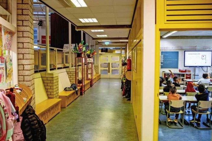 Kabinet sorteert met tegenzin voor op lockdown