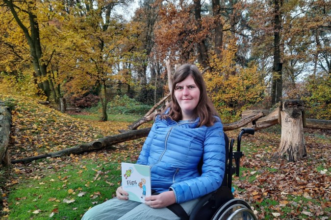 Lucie (18) wil beeldvorming kinderen met een beperking in boeken bijstellen: ‘Mijn rolstoel maakt me niet anders’