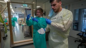 Limburgse verpleegkundigen in coronatijd opgeleid voor intensive care: ‘Juist in deze zware periode steentje bijdragen’