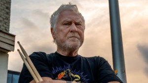 Ex-drummer Golden Earring Cesar Zuiderwijk opent Richie Backfireplein in Maastricht