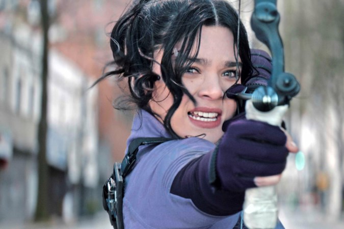 Hailee Steinfeld als opstandige heldin in nieuwe Marvel-serie ‘Hawkeye’ van Disney : ‘Je voelt dat je aan iets groots meewerkt’