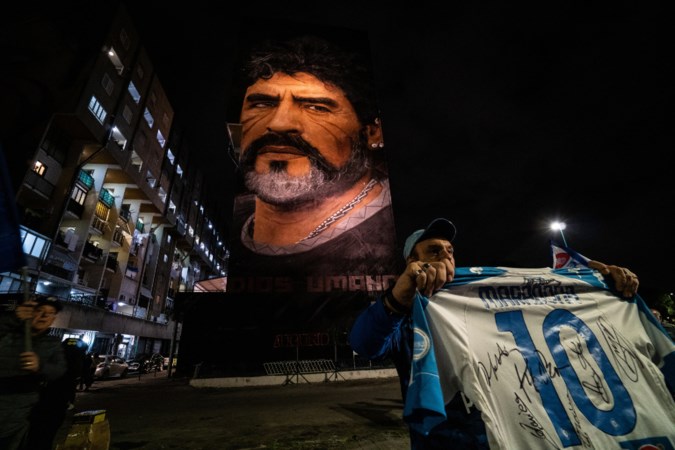 Bizarre onthulling van arts in Argentinië: ‘Diego Maradona zonder hart begraven’