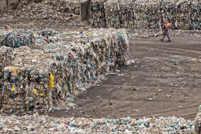 Geheim rapport: ‘zes overtredingen geconstateerd bij afvalbedrijf CeDo Recycling in Geleen’