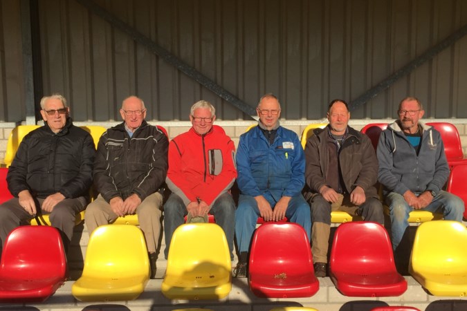 De twaalf rechterhanden van SV Hulsberg beslissen en timmeren samen