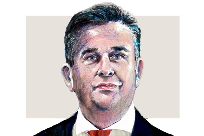 Gouverneur Emile Roemer is een grote vriendelijke reus die vooral wil verbinden. Zijn motto: ‘niet kletsen maar doen’