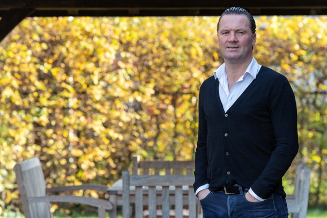De zachte kant van voetbalcoach Stijn Vreven: ‘Ik zeg elke dag tegen mijn dochter dat ik van haar houd, dat heeft mijn vader nooit gedaan’