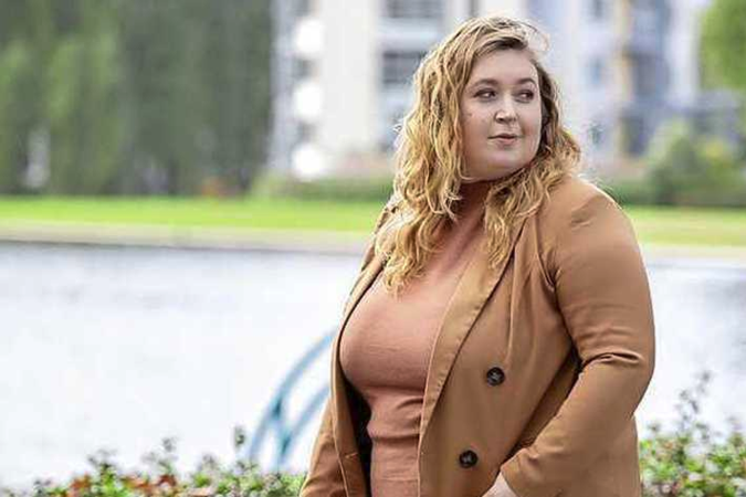 Lindsay (28) werd verkracht door haar Tinderdate: ’Mijn lichaam bevroor’