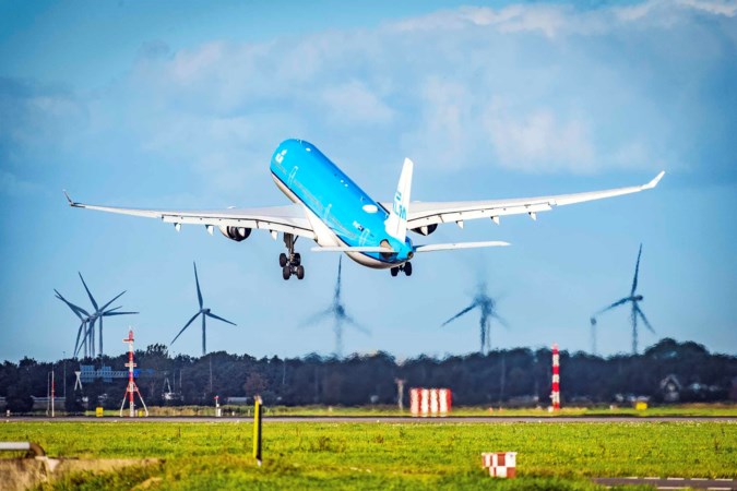 KLM over doorvliegen ondanks verbod: ‘Iedereen die in Zuid-Afrika aan boord stapt, is nu negatief getest’
