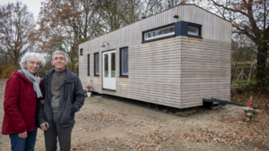 Geluk zit in een klein huisje: bewoners staan te trappelen om eerste tiny houses Beekdaelen te betrekken 