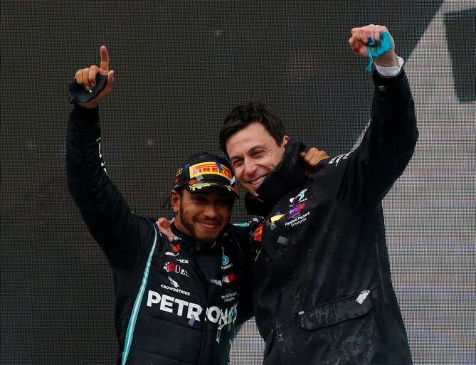 Mercedes-baas Toto Wolff: Auto van Hamilton nu vermoedelijk op z’n best