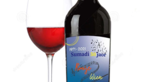 Vocale Groep Sumadi houdt wijn actie