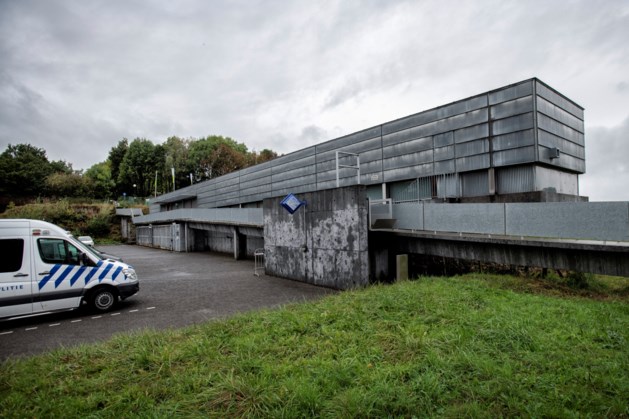 Kunstenaars Limburgse Kunstkring exposeren in voormalig poli... - De Limburger