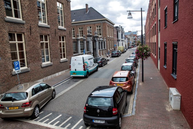 Parkeervergunning voor bezoek in Heerlen straks digitaal, maar hoe werkt dat als je snel naar je zieke moeder moet?